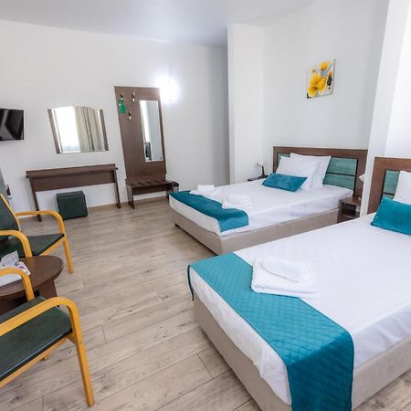 Hotel Sir Lujerului Bucarest Esterno foto