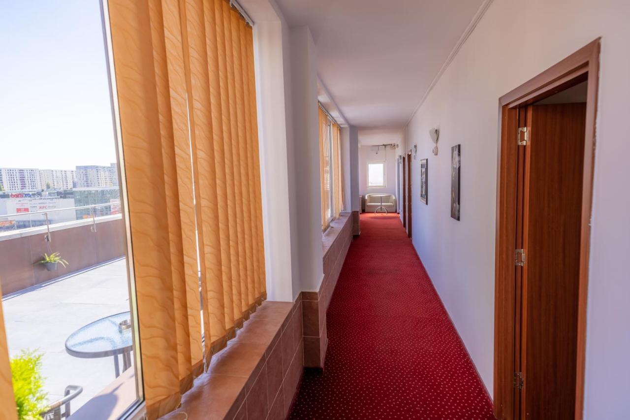 Hotel Sir Lujerului Bucarest Esterno foto