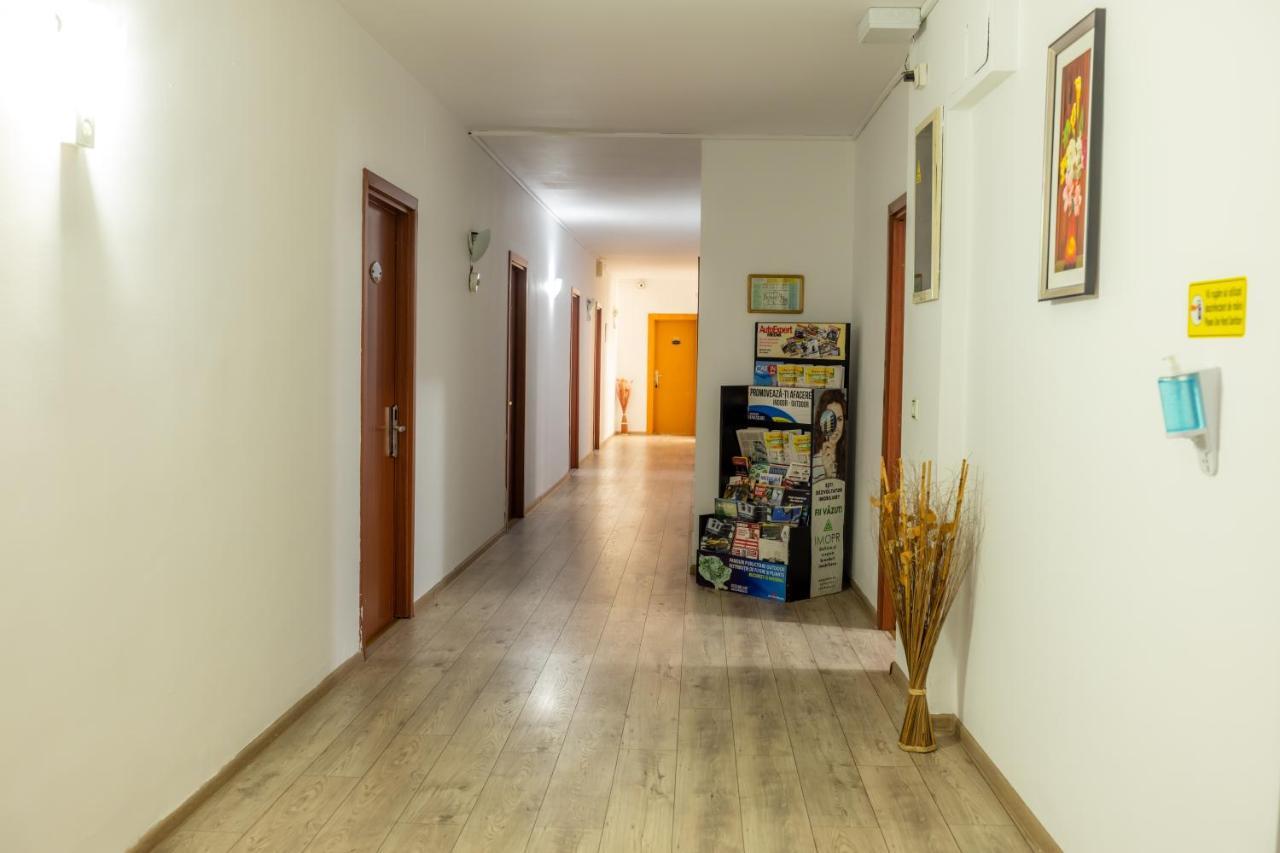 Hotel Sir Lujerului Bucarest Esterno foto