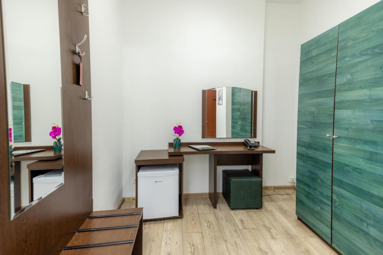 Hotel Sir Lujerului Bucarest Esterno foto