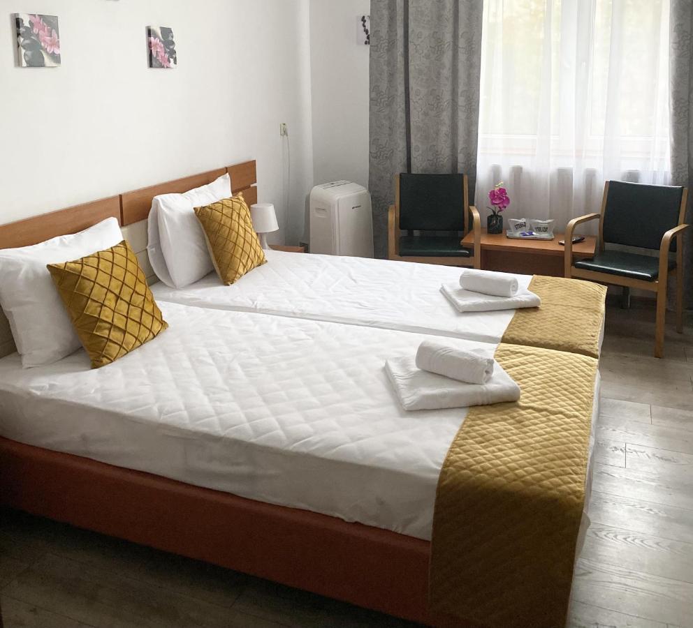 Hotel Sir Lujerului Bucarest Esterno foto
